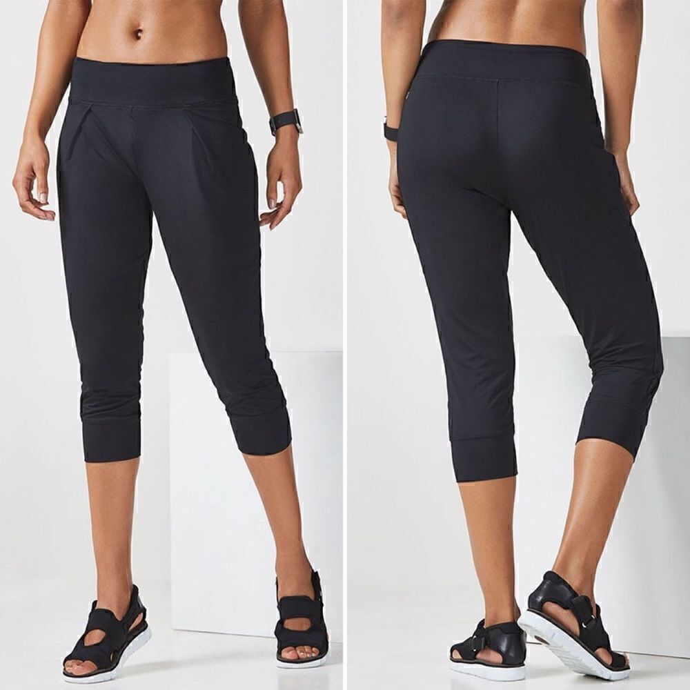 Fabletics Women’s Black Yogi Capri Pants, Size XXL